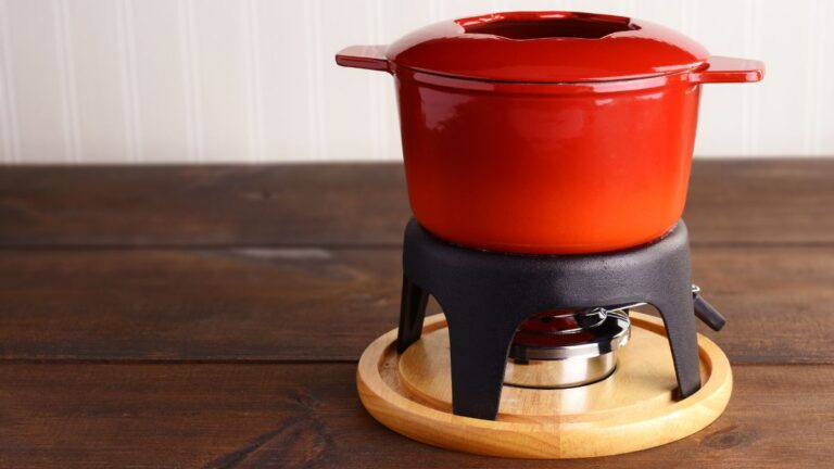 panela de fondue vermelha