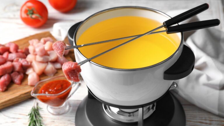 panela de fondue com carne