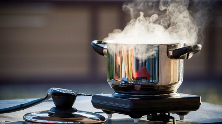 panela cozinhando