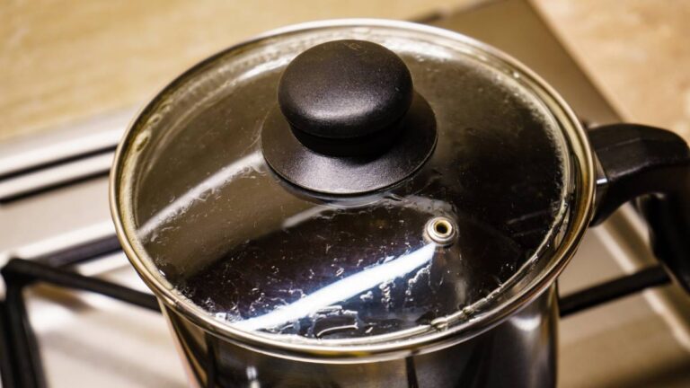 panela com tampa de vidro